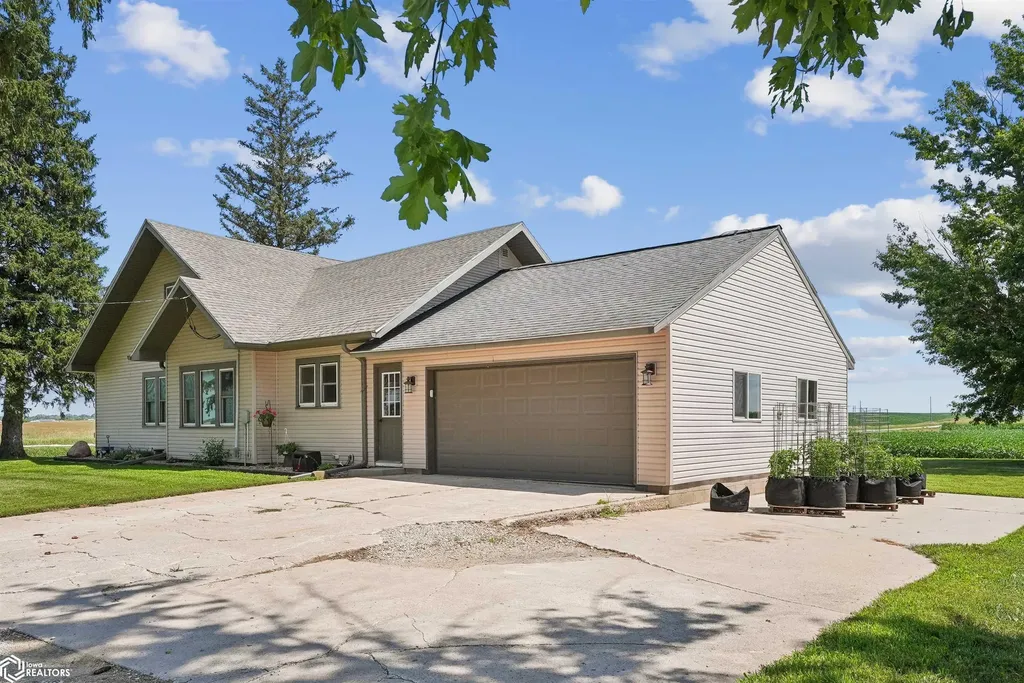 30364 250th Street Eldora IA 50627