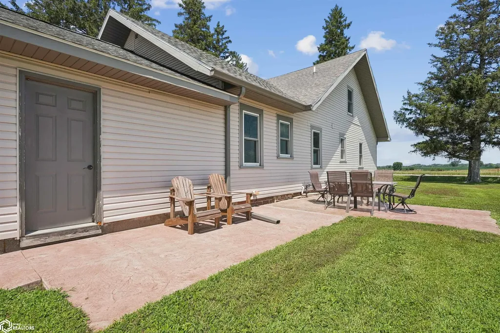 30364 250th Street Eldora IA 50627