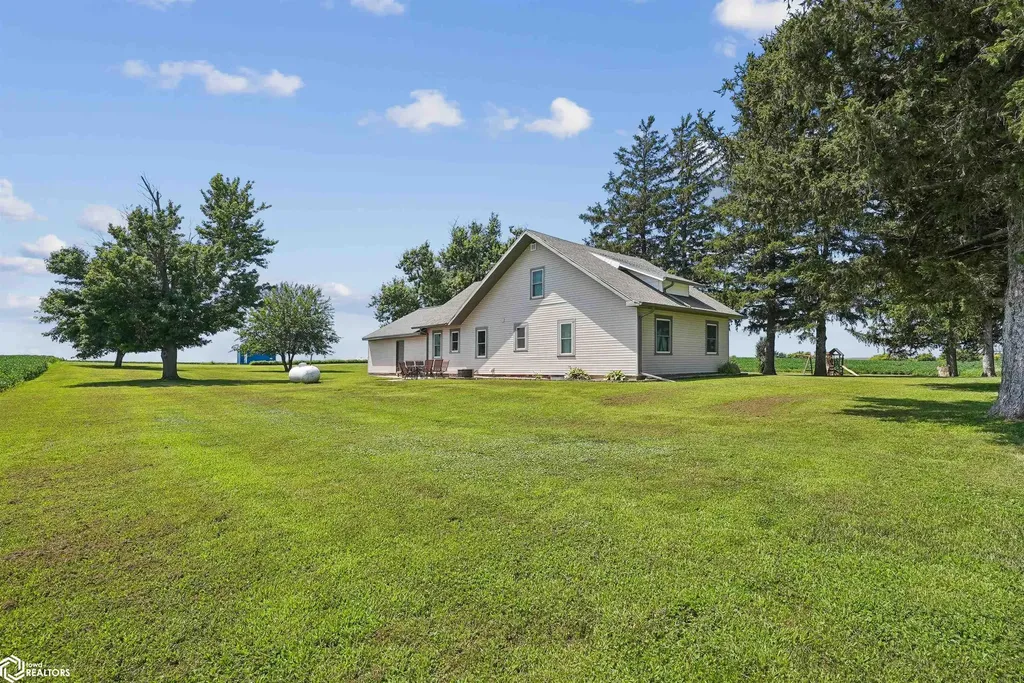 30364 250th Street Eldora IA 50627