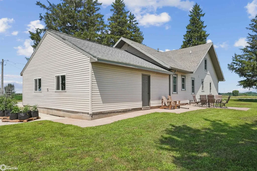 30364 250th Street Eldora IA 50627