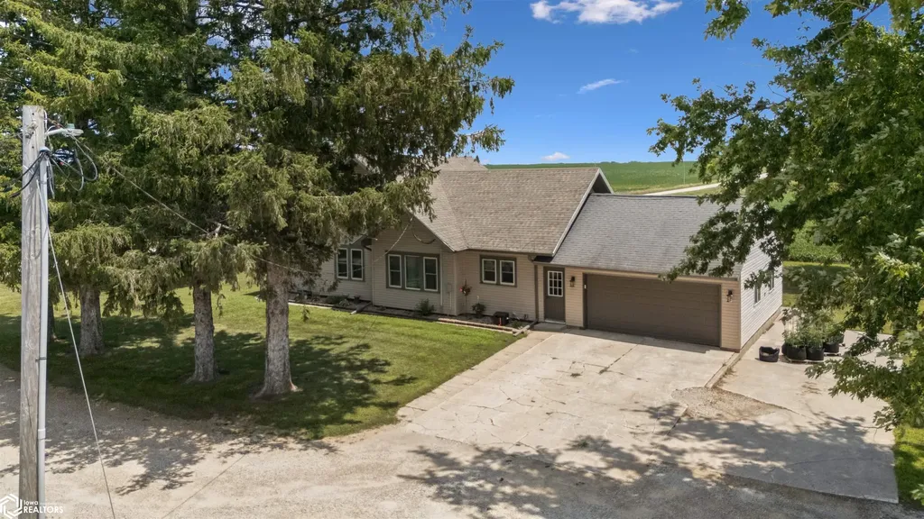 30364 250th Street Eldora IA 50627