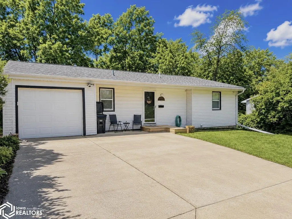 2905 Moody Lane Burlington IA 52601