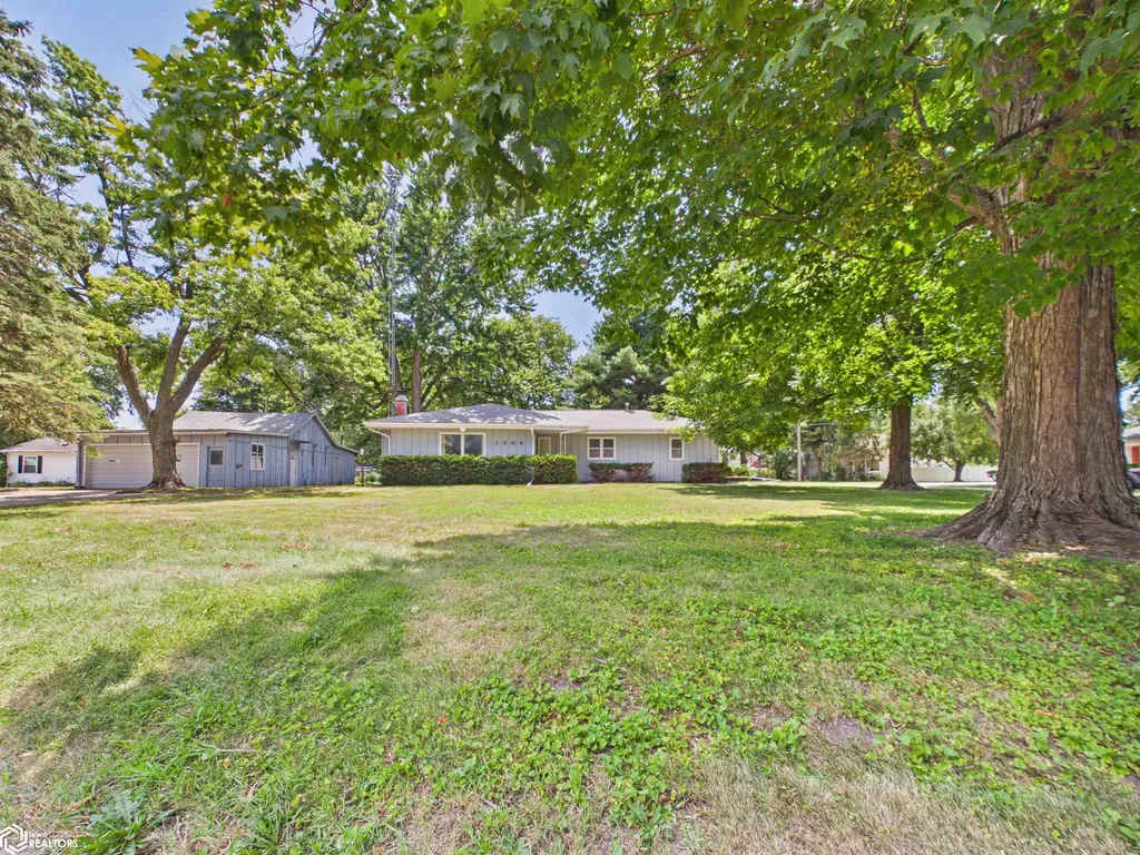 1304 7th Avenue E Oskaloosa IA 52577