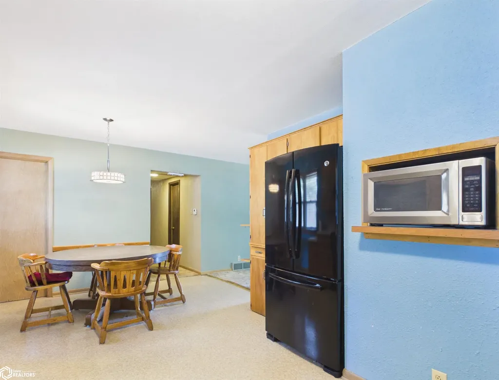 1304 7th Avenue E Oskaloosa IA 52577