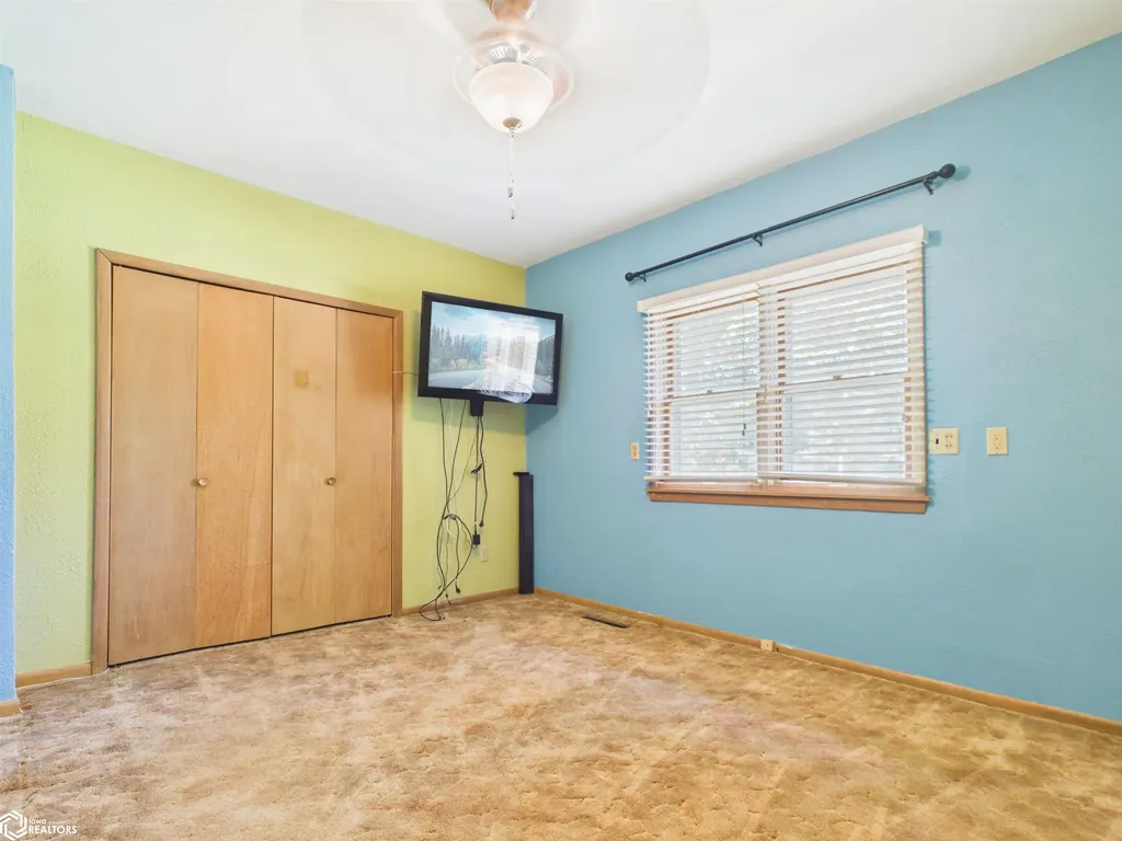 1304 7th Avenue E Oskaloosa IA 52577