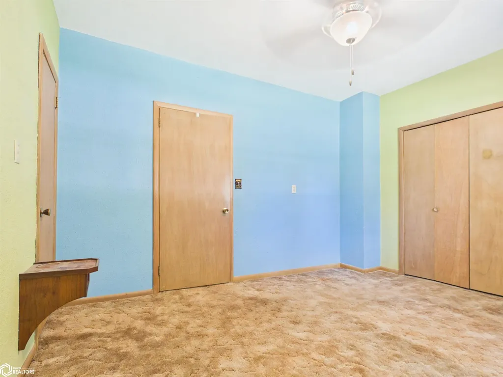 1304 7th Avenue E Oskaloosa IA 52577