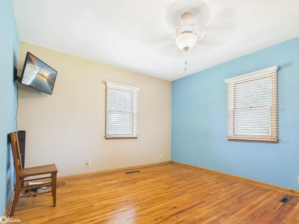 1304 7th Avenue E Oskaloosa IA 52577