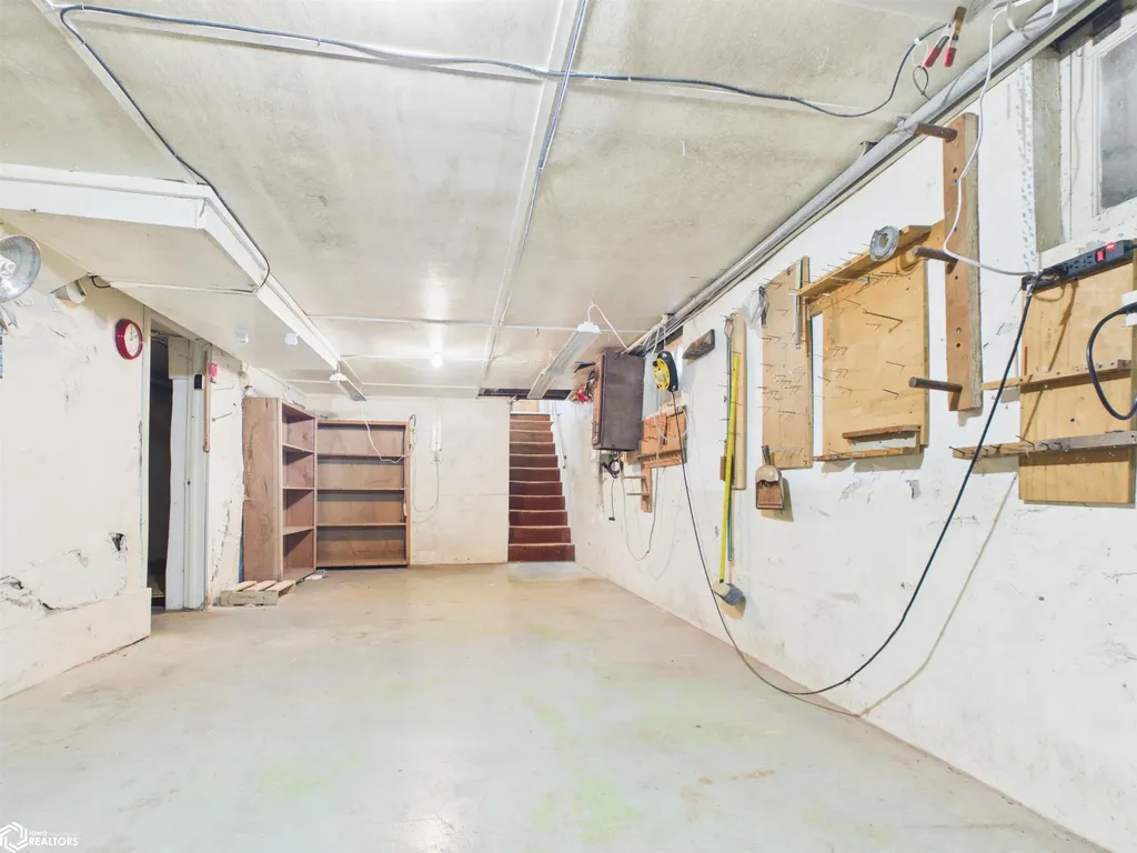 1304 7th Avenue E Oskaloosa IA 52577