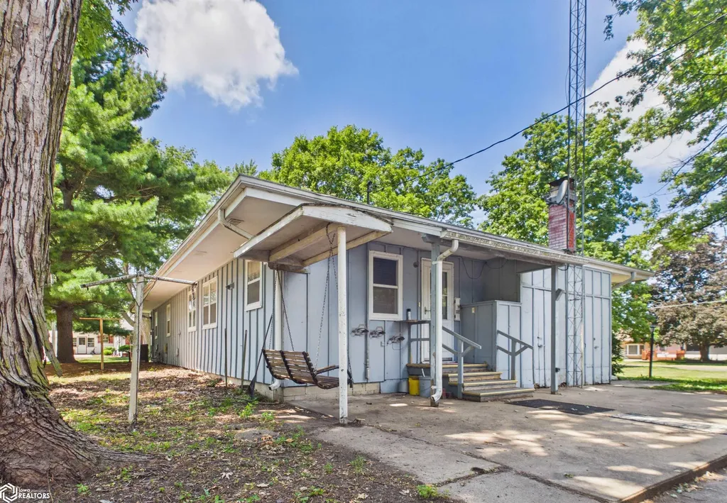 1304 7th Avenue E Oskaloosa IA 52577