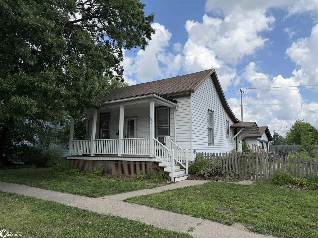 407 E Kirkwood Avenue Fairfield IA 52556