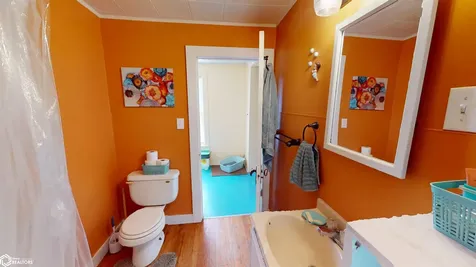 407 E Kirkwood Avenue Fairfield IA 52556