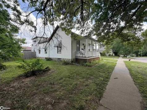 407 E Kirkwood Avenue Fairfield IA 52556