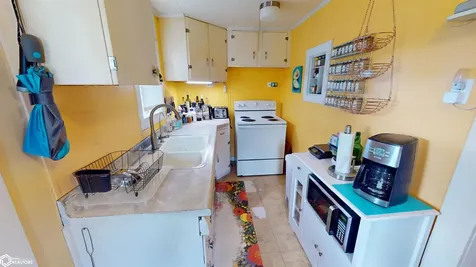 407 E Kirkwood Avenue Fairfield IA 52556