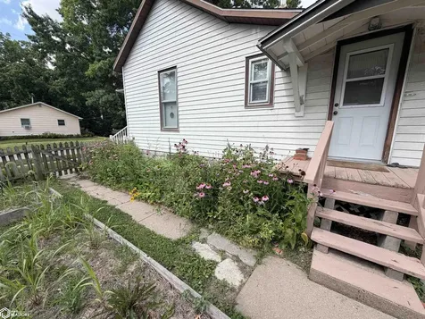 407 E Kirkwood Avenue Fairfield IA 52556