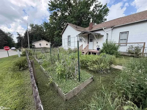 407 E Kirkwood Avenue Fairfield IA 52556