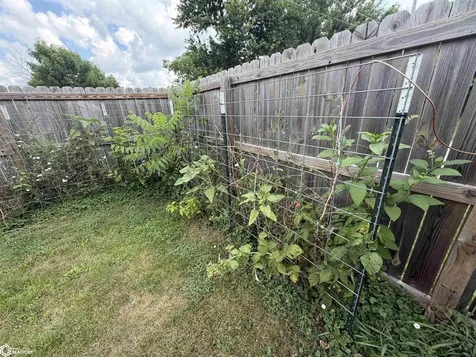 407 E Kirkwood Avenue Fairfield IA 52556