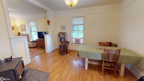 407 E Kirkwood Avenue Fairfield IA 52556