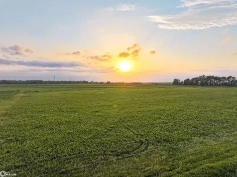 Outer Road & 6th Street NE Oelwein IA 50662