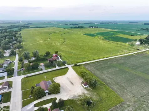 Outer Road & 6th Street NE Oelwein IA 50662