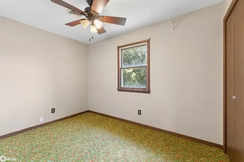 815 817 W 10 Avenue N Clear Lake IA 50428