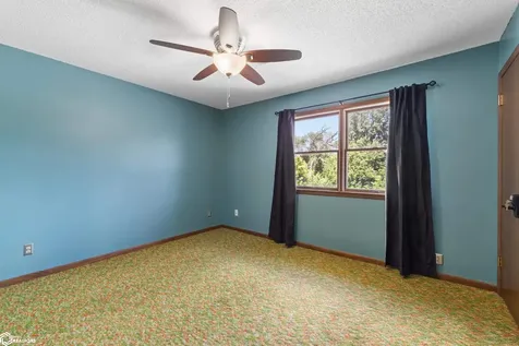 815 817 W 10 Avenue N Clear Lake IA 50428