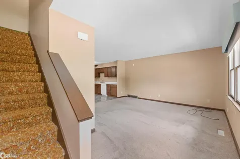 815 817 W 10 Avenue N Clear Lake IA 50428