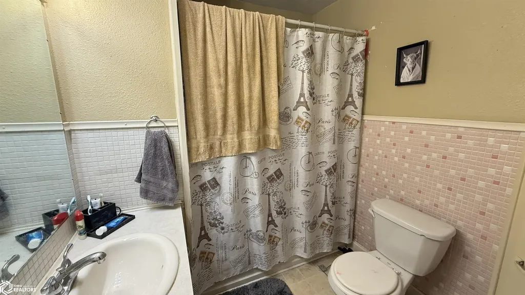 242 14th Street SE Mason City IA 50401