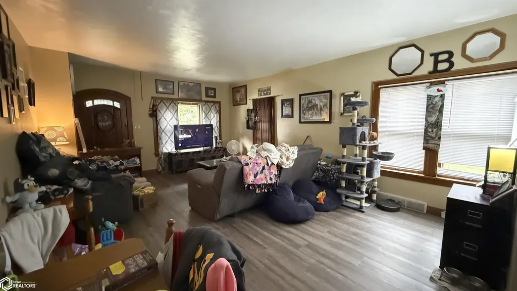 242 14th Street SE Mason City IA 50401