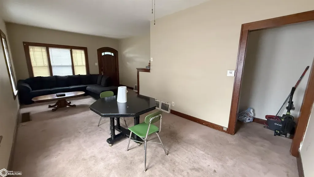 242 14th Street SE Mason City IA 50401