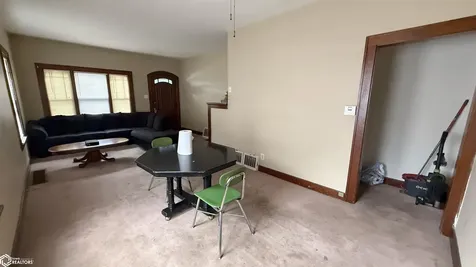242 14th Street SE Mason City IA 50401