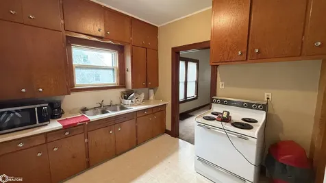 242 14th Street SE Mason City IA 50401