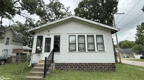 323 9th Street NE Mason City IA 50401