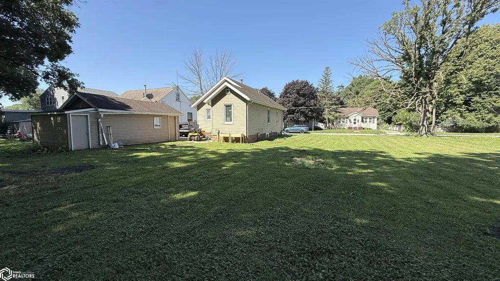 511 N Jackson Avenue Mason City IA 50401
