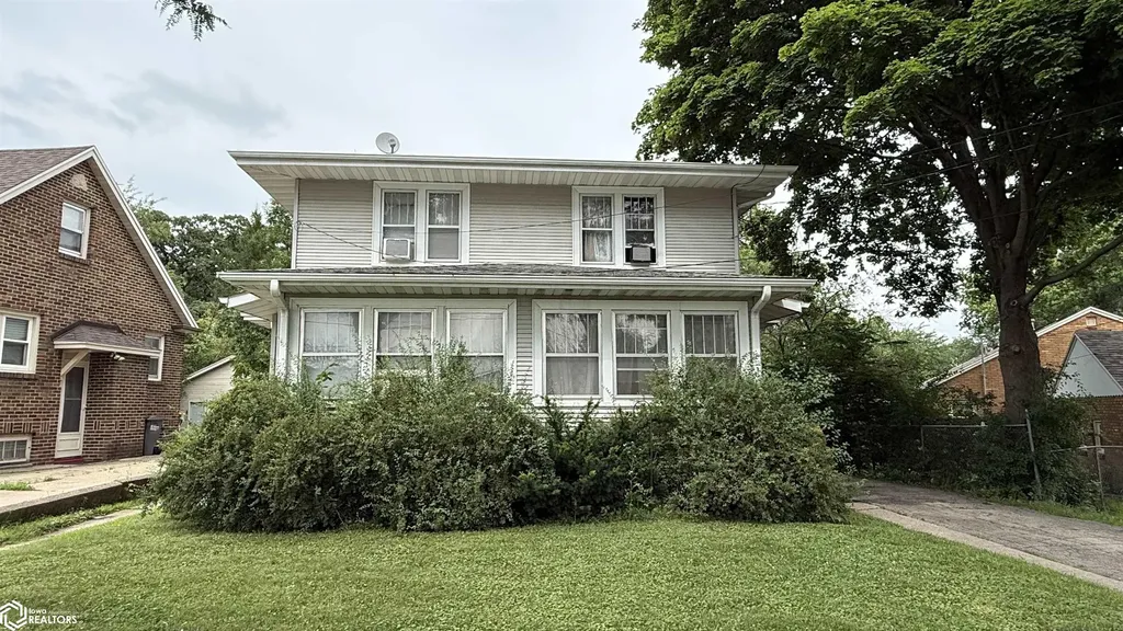 18 Linden Drive Mason City IA 50401