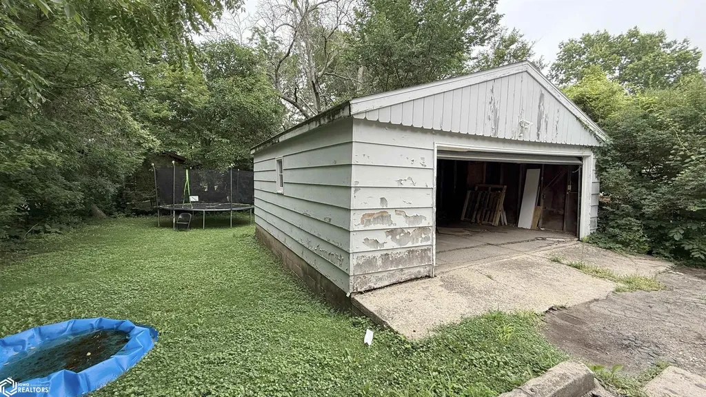 18 Linden Drive Mason City IA 50401