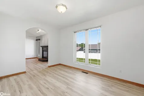 108 Pheasant Avenue Atkins IA 52206