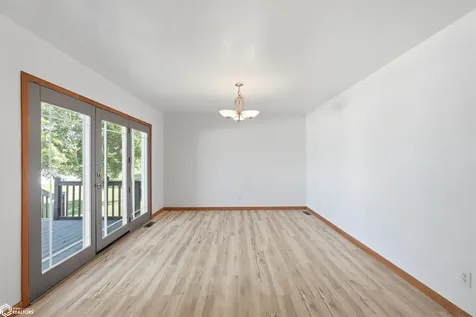 108 Pheasant Avenue Atkins IA 52206