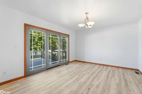 108 Pheasant Avenue Atkins IA 52206