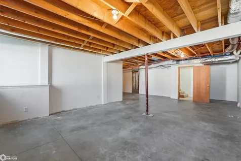 108 Pheasant Avenue Atkins IA 52206