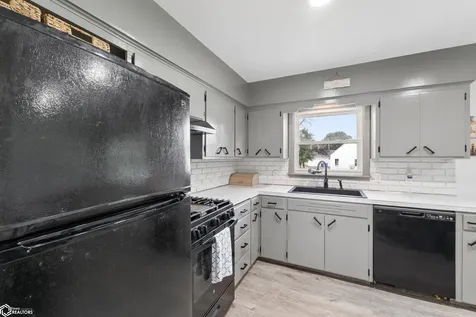 1240 Maben Avenue Garner IA 50438