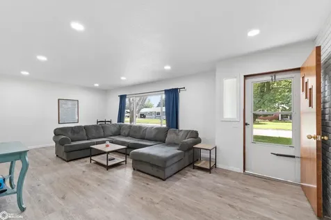 1240 Maben Avenue Garner IA 50438