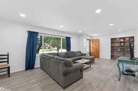 1240 Maben Avenue Garner IA 50438