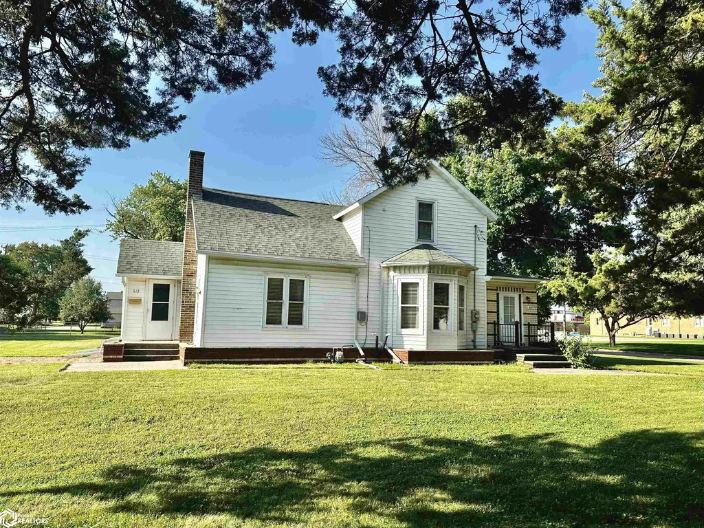 612 Center Street W Britt IA 50423