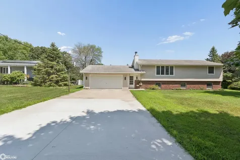 1353 Plymouth Road Mason City IA 50401