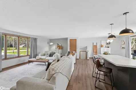 1353 Plymouth Road Mason City IA 50401