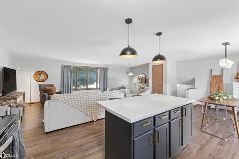 1353 Plymouth Road Mason City IA 50401