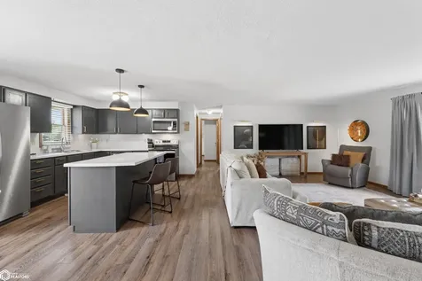 1353 Plymouth Road Mason City IA 50401