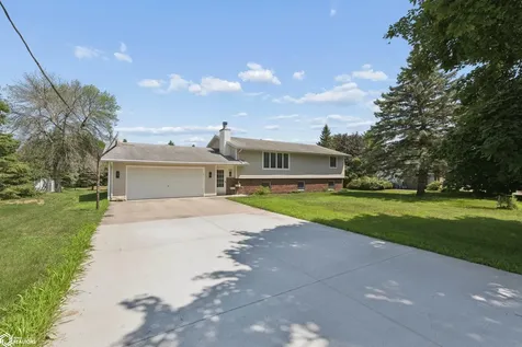 1353 Plymouth Road Mason City IA 50401