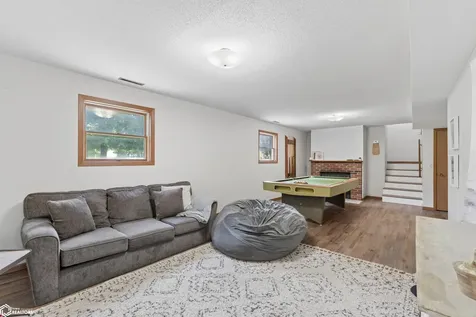 1353 Plymouth Road Mason City IA 50401