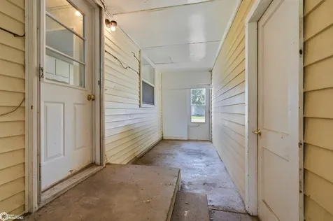 187 Indian Terrace Burlington IA 52601